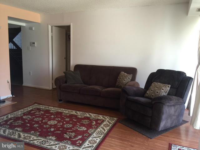 2212 Springwood Drive, Unit T6 Reston, VA 20191 - Photo 3 of 12 Interior (General)
