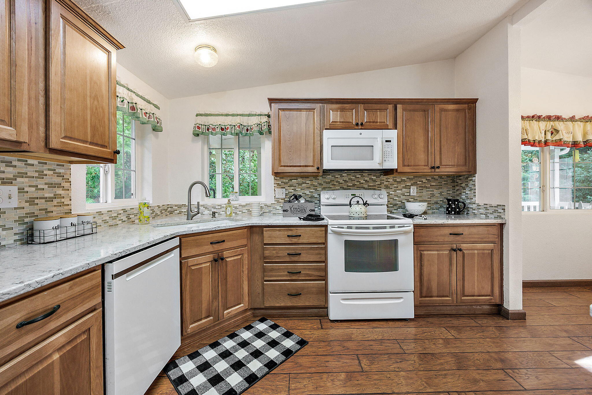 1600 Sykes Creek Road Rogue River, OR 97537 - Photo 11 of 47 ApxSCR (41)