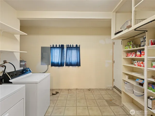 $449,000 | 920 Southwest Bowmer Street, Oak Harbor, WA 98277