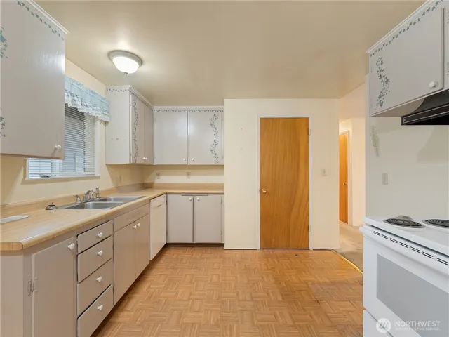 $449,000 | 920 Southwest Bowmer Street, Oak Harbor, WA 98277