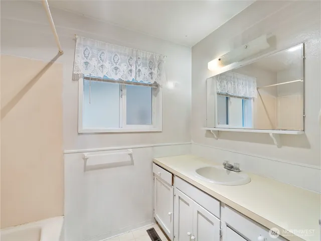 $449,000 | 920 Southwest Bowmer Street, Oak Harbor, WA 98277