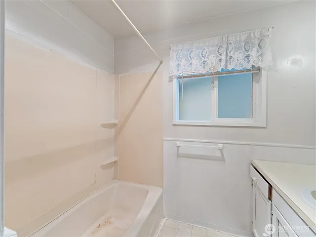 $449,000 | 920 Southwest Bowmer Street, Oak Harbor, WA 98277