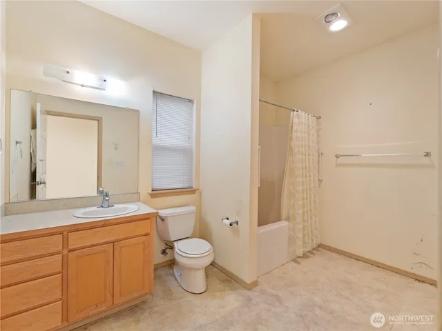 $449,000 | 920 Southwest Bowmer Street, Oak Harbor, WA 98277