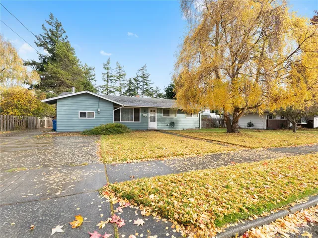 $449,000 | 920 Southwest Bowmer Street, Oak Harbor, WA 98277