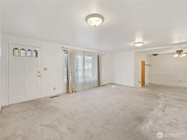 $449,000 | 920 Southwest Bowmer Street, Oak Harbor, WA 98277