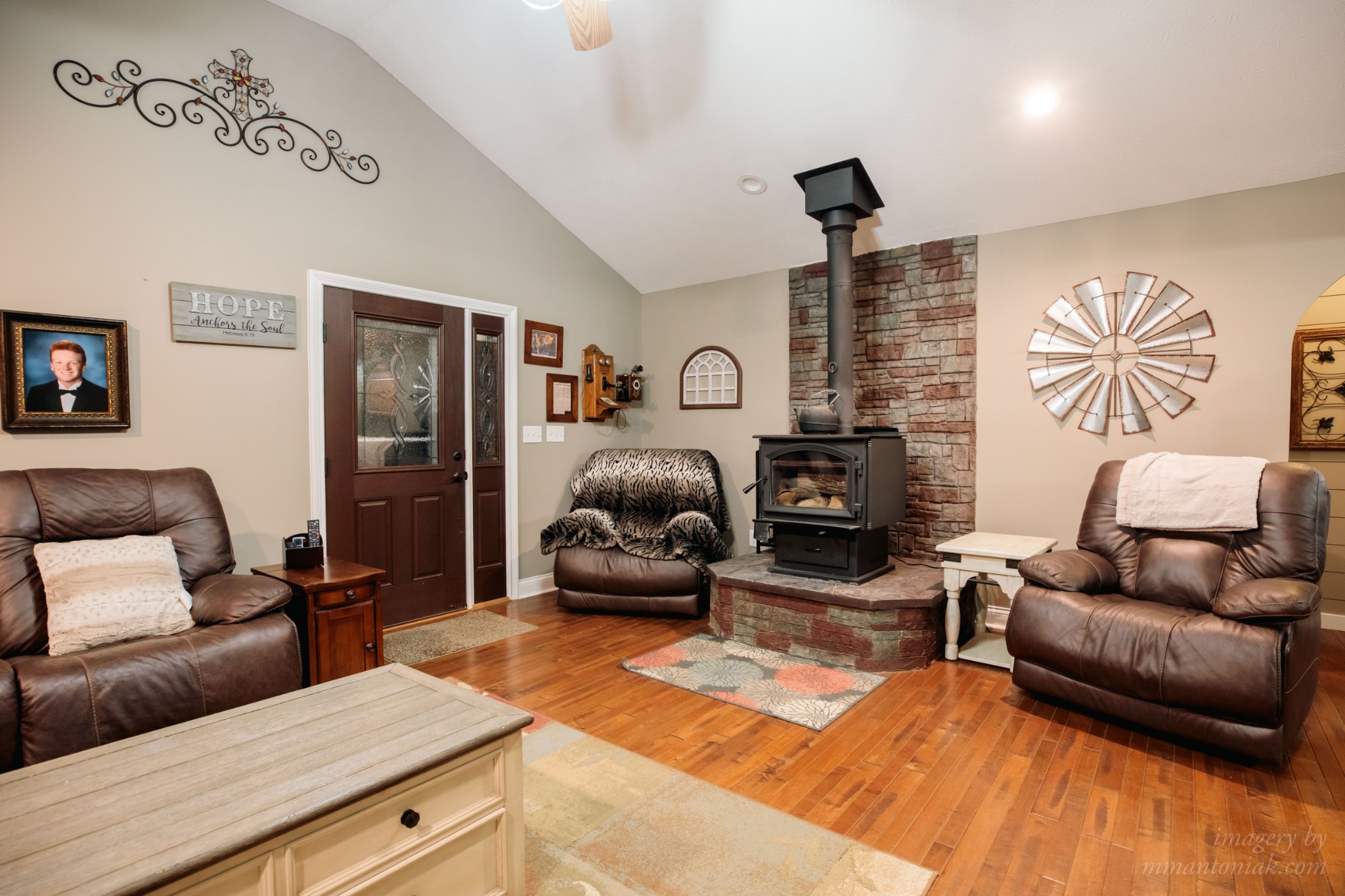 1025 Anderson Road Liberty, TN 37095 - Photo 5 of 41 a living room with furniture and a flat screen tv