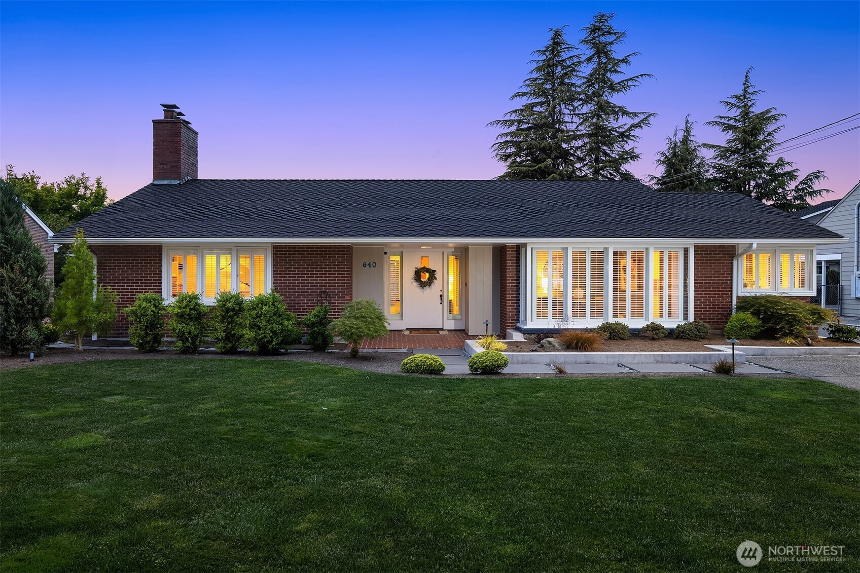 640 Alverson Boulevard Everett, WA 98201 - Photo 1 of 40 a house view with swimming pool and garden space