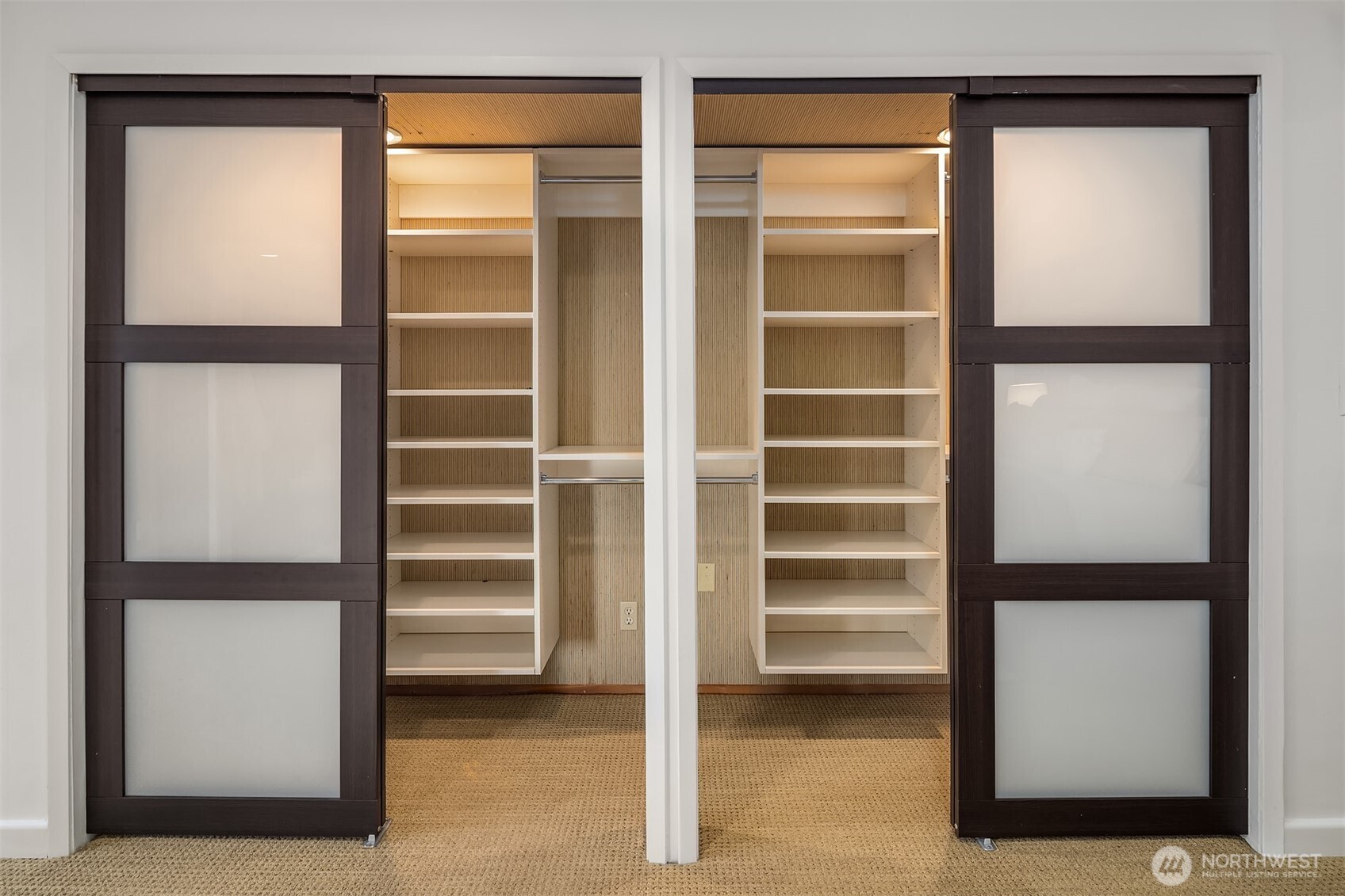 640 Alverson Boulevard Everett, WA 98201 - Photo 21 of 40 a view of an empty walk in closet