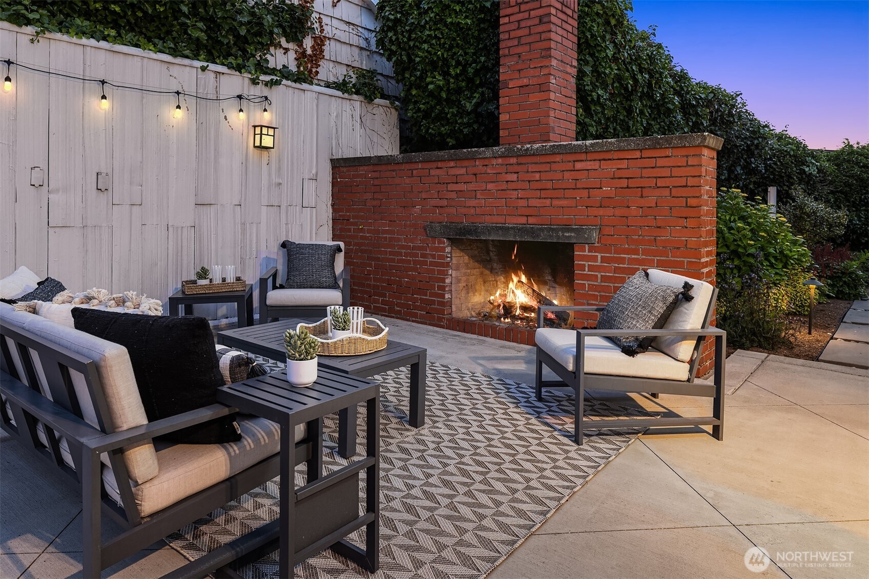 640 Alverson Boulevard Everett, WA 98201 - Photo 3 of 40 a outdoor space with patio furniture