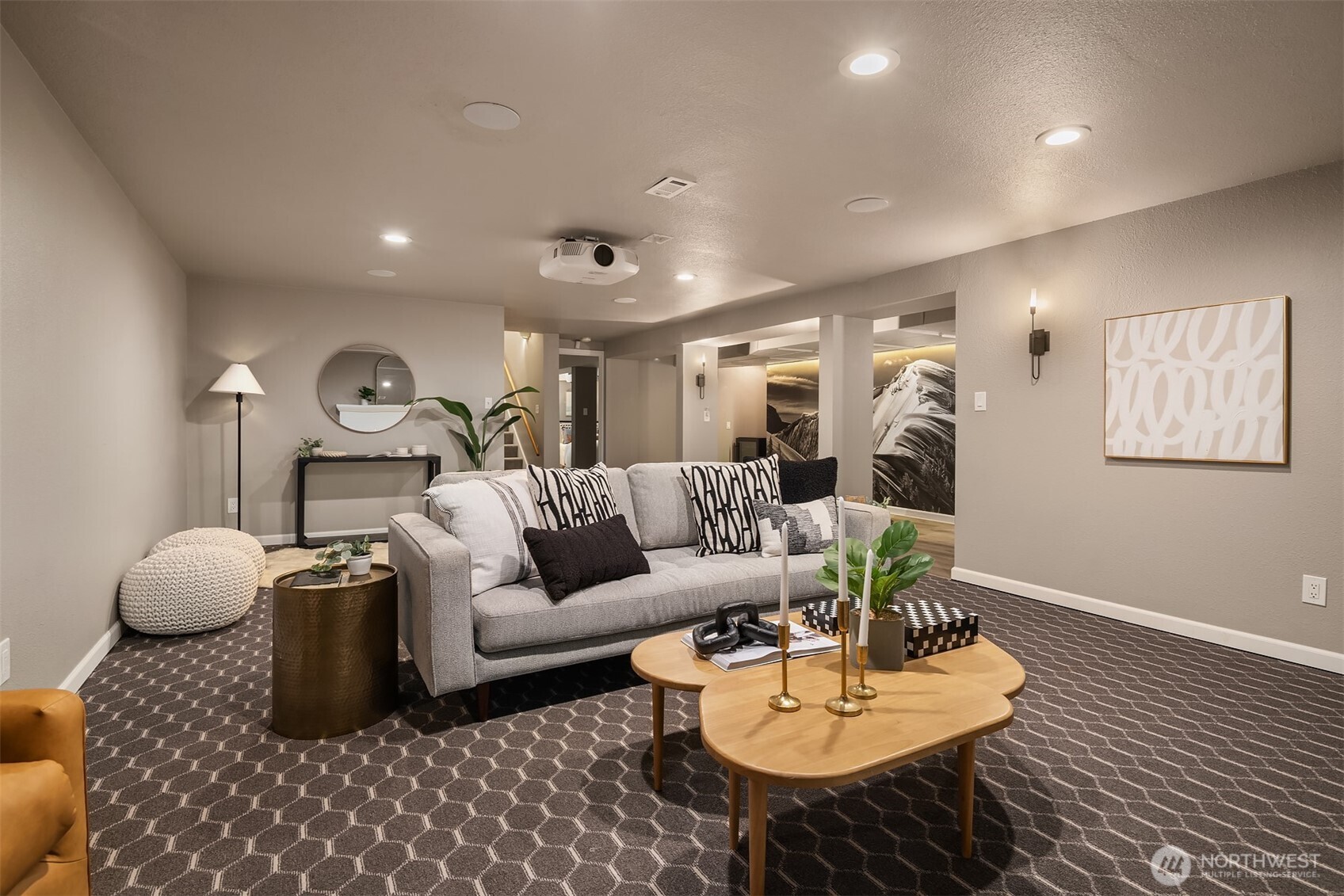 640 Alverson Boulevard Everett, WA 98201 - Photo 33 of 40 a living room with furniture