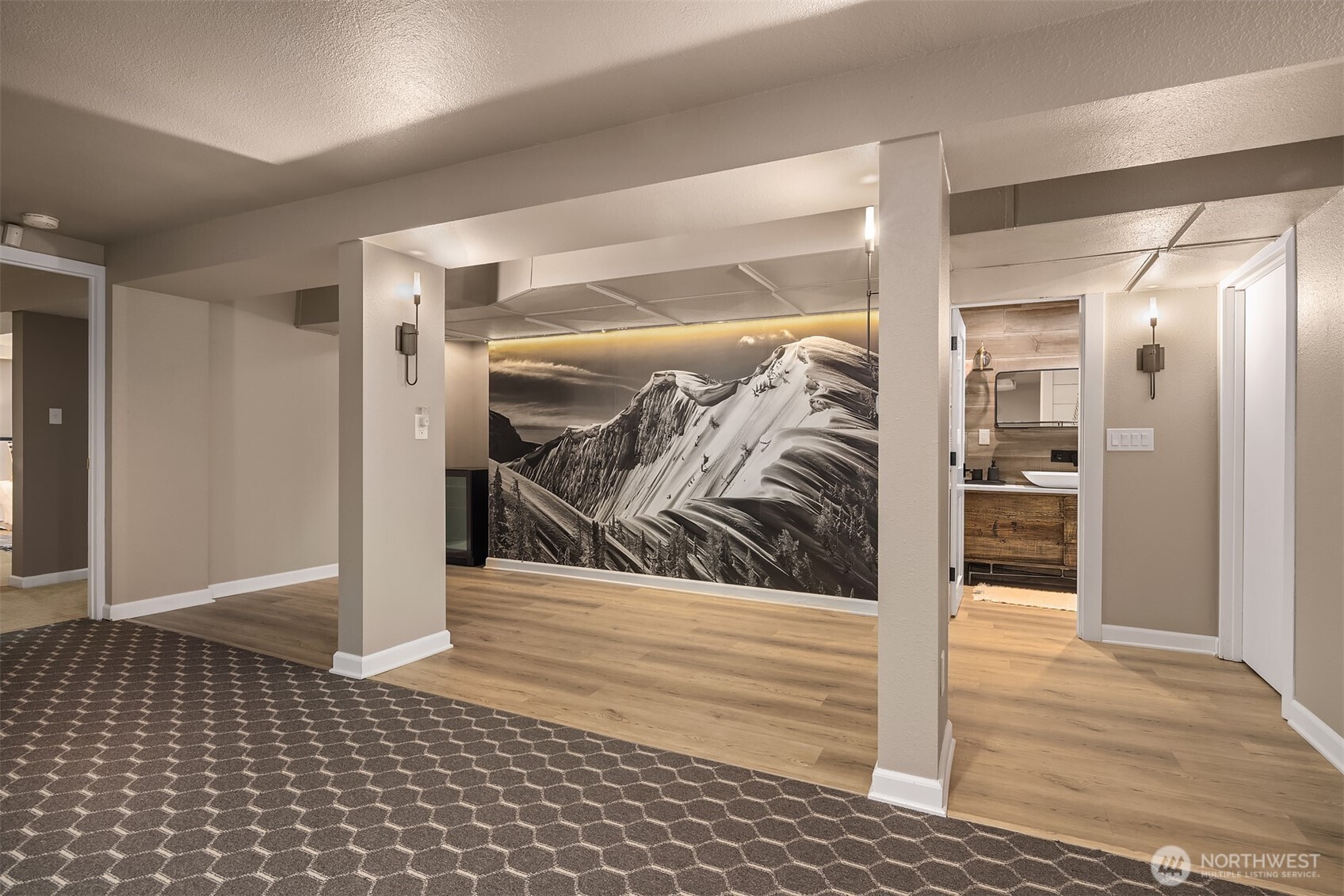 640 Alverson Boulevard Everett, WA 98201 - Photo 34 of 40 a view of a hallway with wooden floor and a bathroom