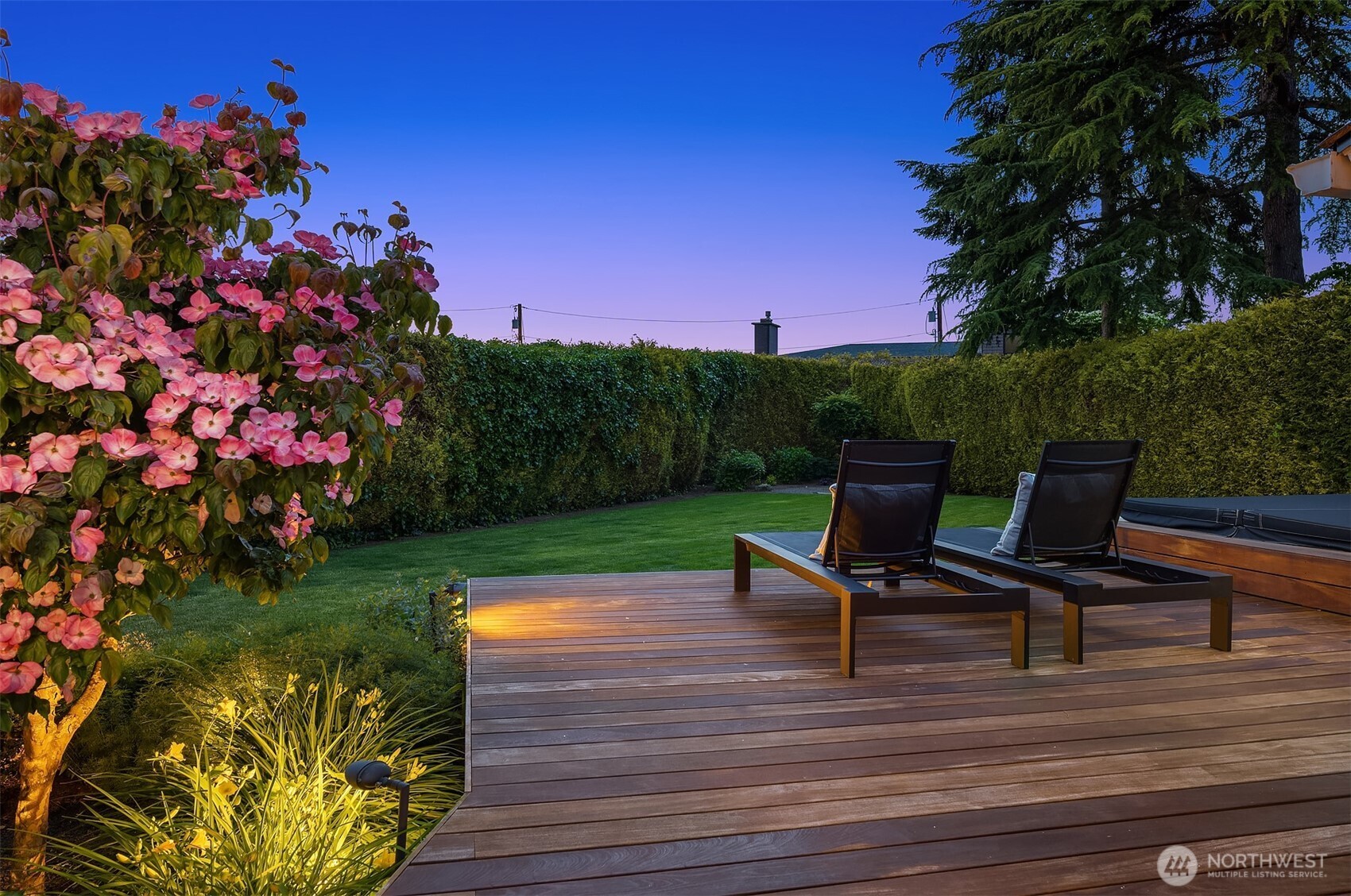 640 Alverson Boulevard Everett, WA 98201 - Photo 5 of 40 a view of a chairs and table on the wooden floor