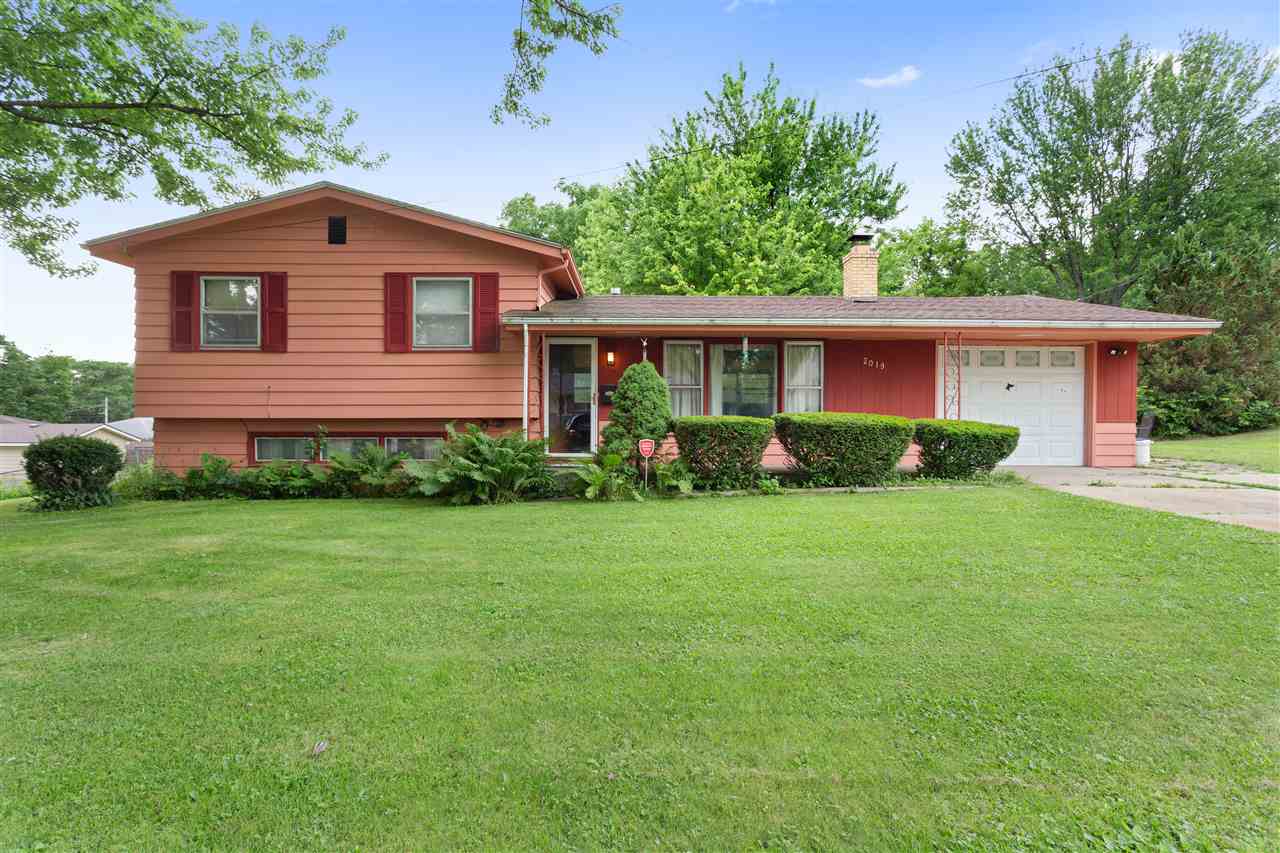 2019 Ridgeland Road Rockford, IL 61108 - Photo 1 of 17 Gallery Image 1