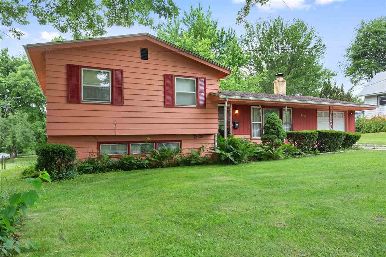2019 Ridgeland Road Rockford, IL 61108 - Photo 2 of 17 Gallery Image 2