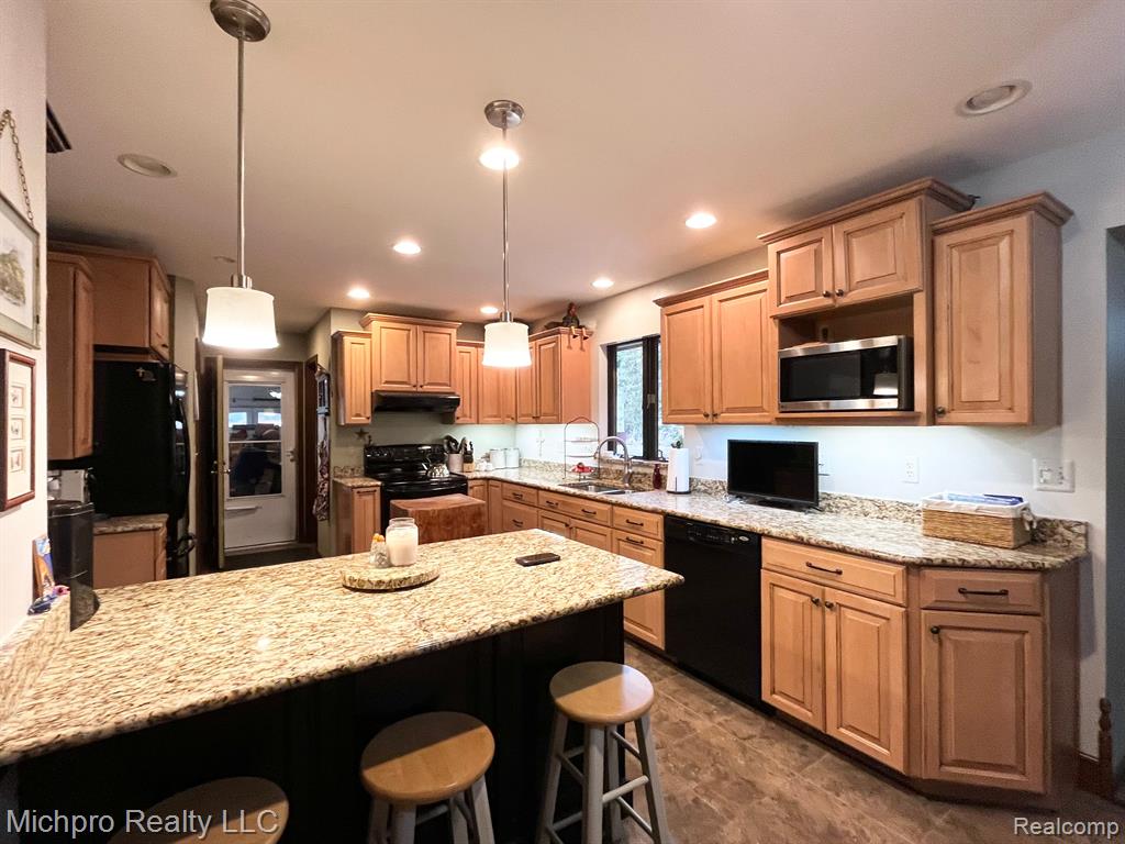 1185 Sisson Road Imlay City, MI 48444 - Photo 5 of 69