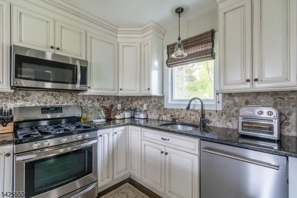 $785,000 | 29 Central Avenue, Atlantic Highlands, NJ 07716