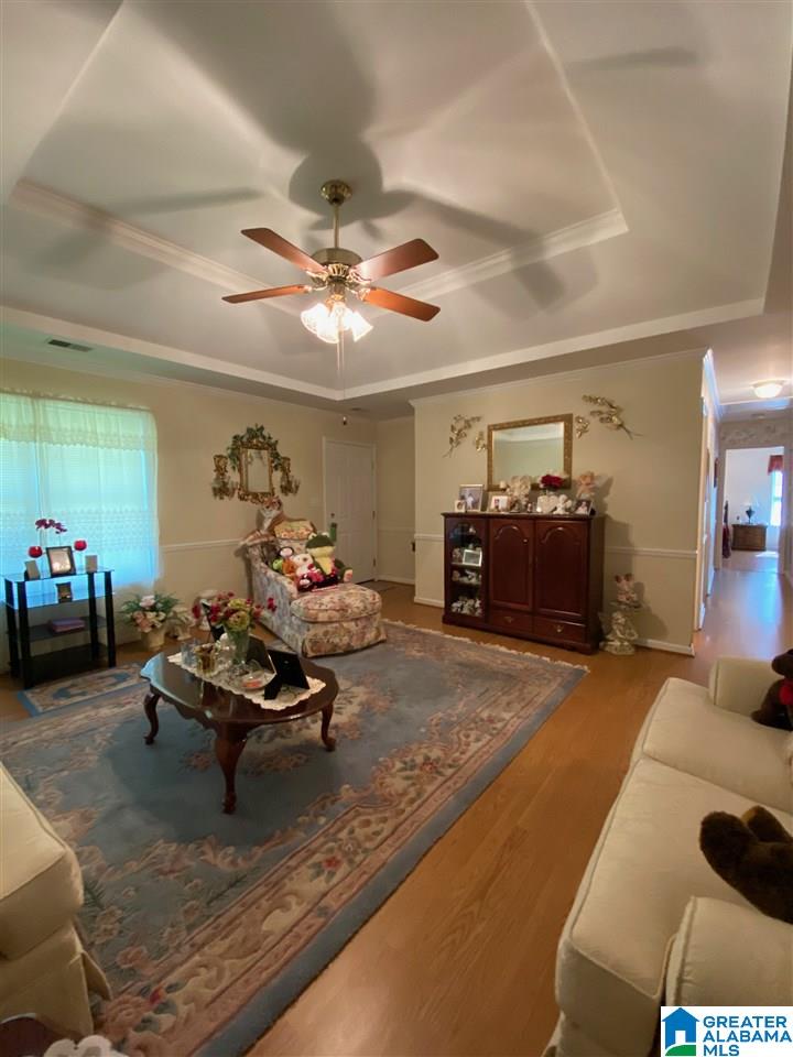 1302 Park Avenue Oneonta, AL 35121 - Photo 4 of 48