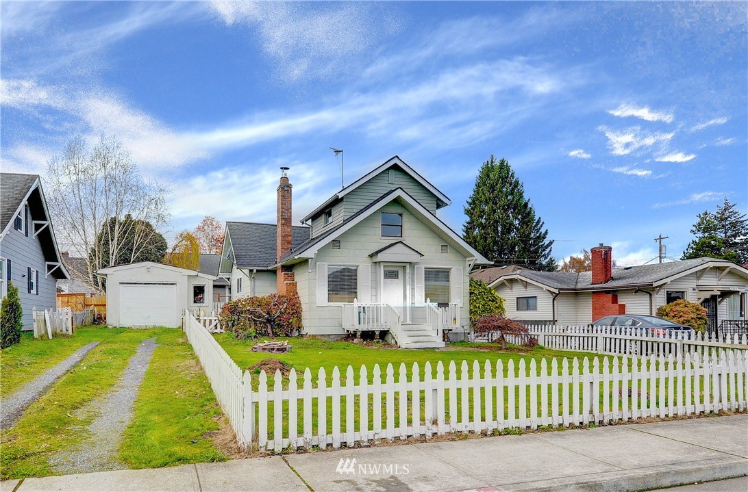 1020 Rockefeller Avenue Everett, WA 98201 - Photo 1 of 16 Gallery Image 1