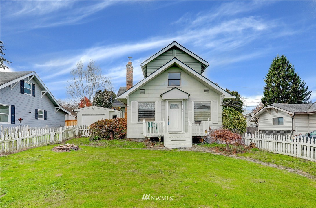 1020 Rockefeller Avenue Everett, WA 98201 - Photo 2 of 16 Gallery Image 2