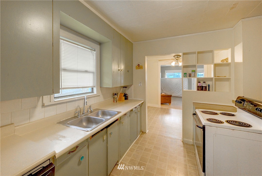 1020 Rockefeller Avenue Everett, WA 98201 - Photo 7 of 16 Gallery Image 7