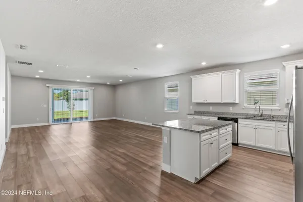 $2,250 | 4570 Creekside Bluff Street, Jacksonville, FL 32226