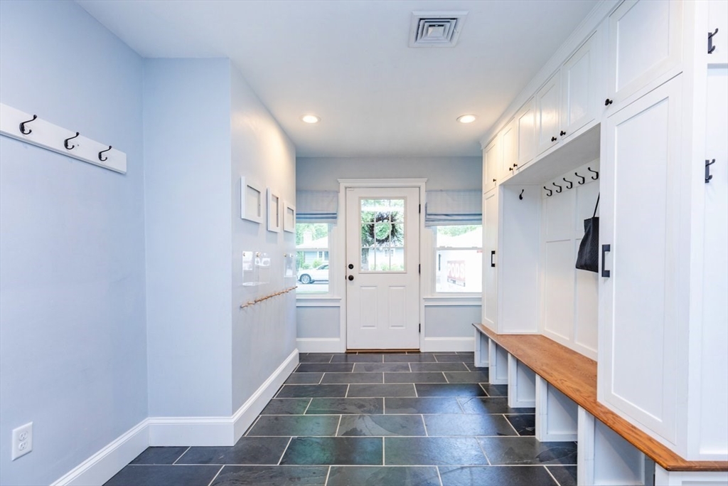 2 Amherst Road Andover, MA 01810 - Photo 4 of 41