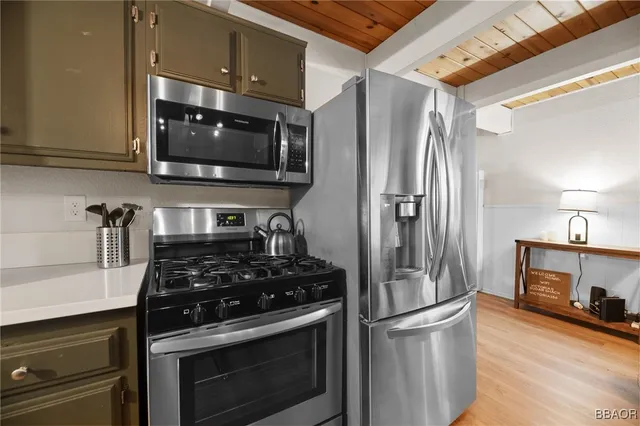 $375,000 | 156 Victoria Lane, Sugarloaf, CA 92386