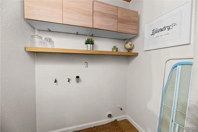 $375,000 | 156 Victoria Lane, Sugarloaf, CA 92386