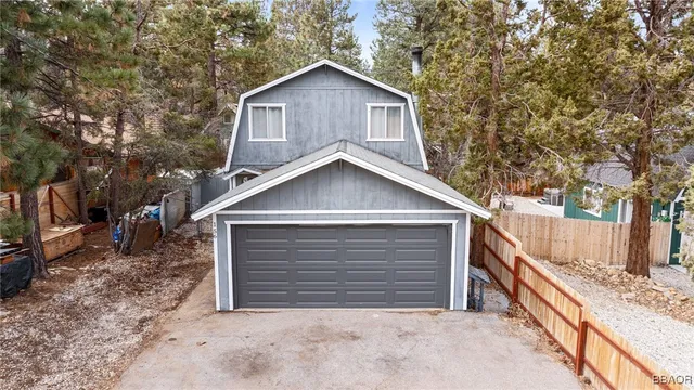 $375,000 | 156 Victoria Lane, Sugarloaf, CA 92386