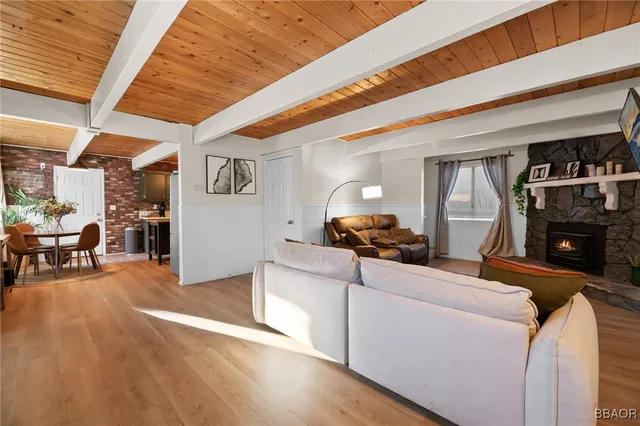 $375,000 | 156 Victoria Lane, Sugarloaf, CA 92386