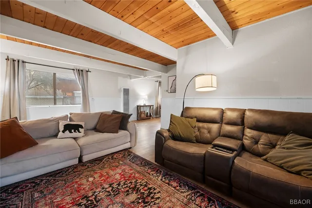 $375,000 | 156 Victoria Lane, Sugarloaf, CA 92386