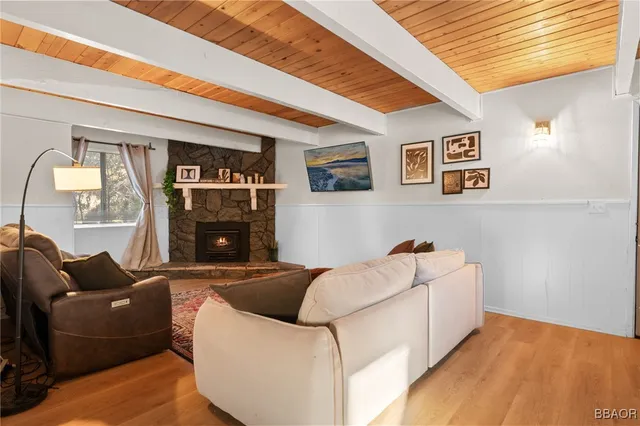 $375,000 | 156 Victoria Lane, Sugarloaf, CA 92386