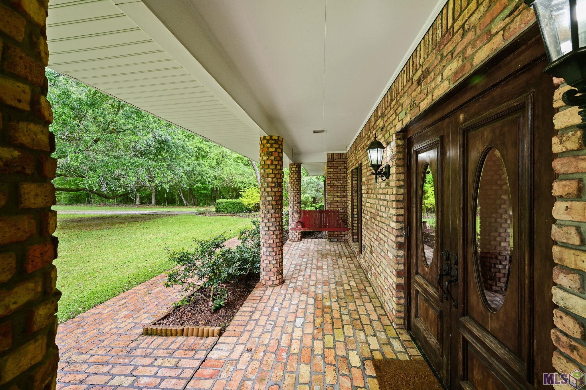14220 Pinehurst Avenue Baton Rouge, LA 70817 - Photo 2 of 24