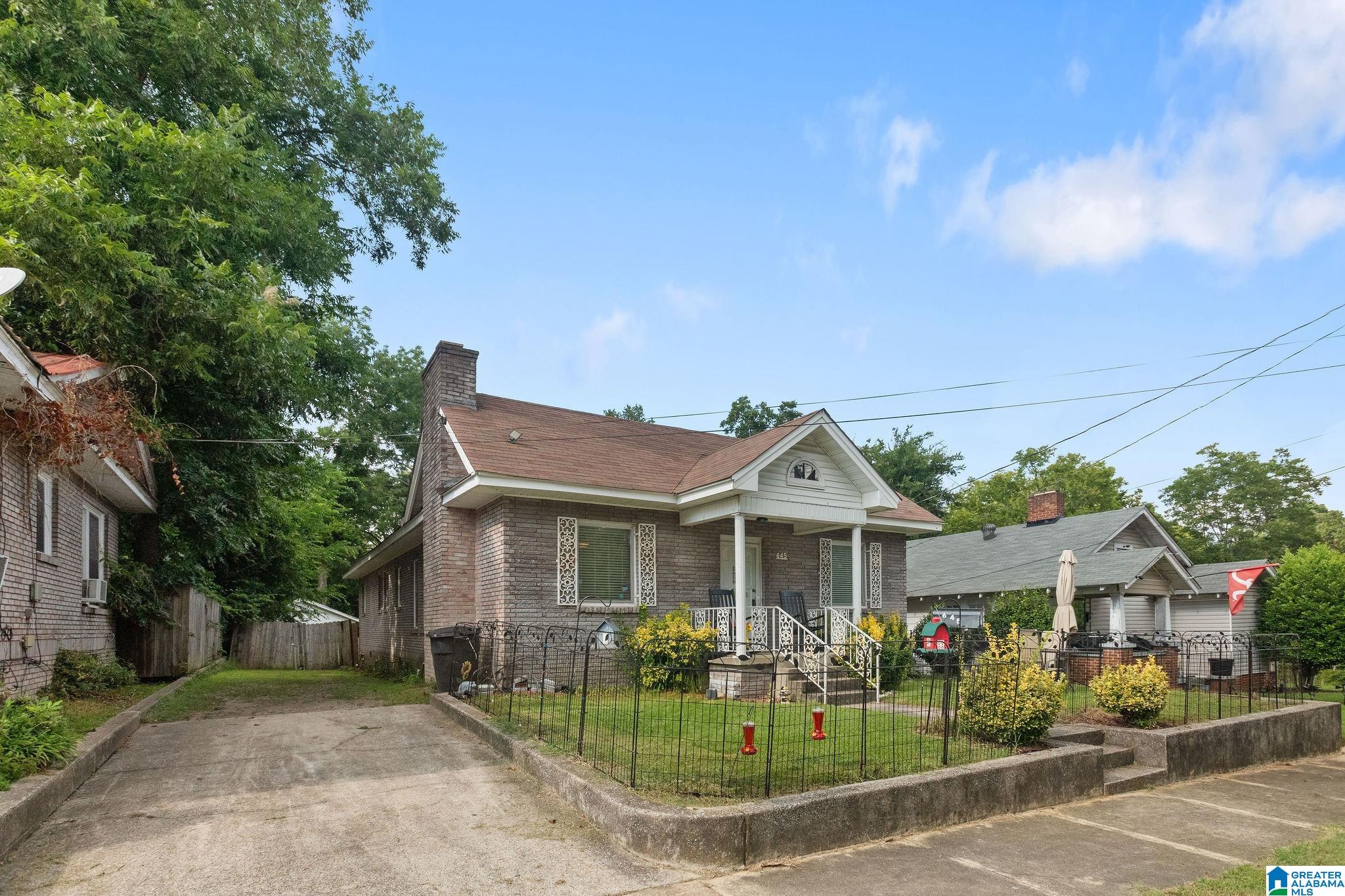 645 Turrentine Street Gadsden, AL 35901 - Photo 3 of 34