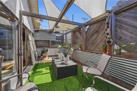 $2,650,000 | 701 Manhattan Avenue, Hermosa Beach, CA 90254