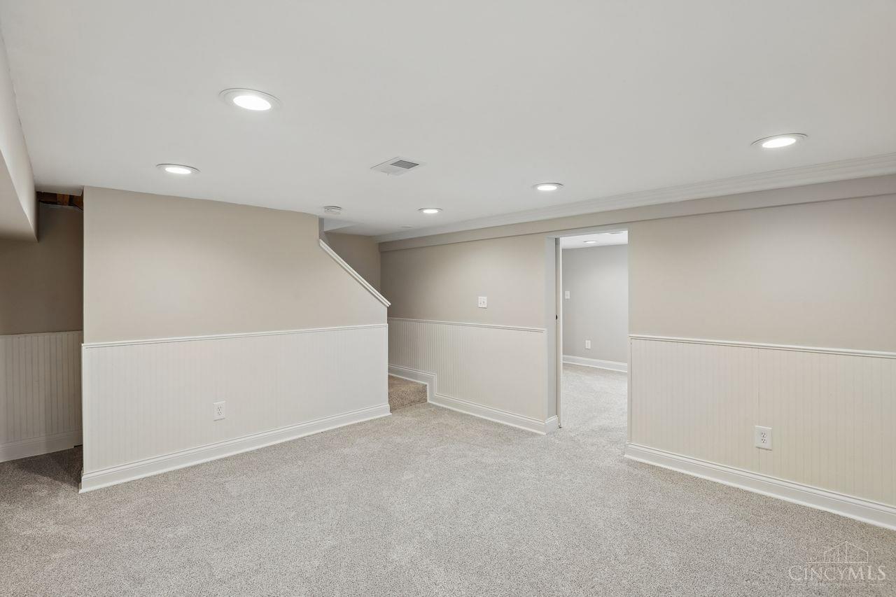 6015 Eleanor Street Cincinnati, OH 45227 - Photo 26 of 36