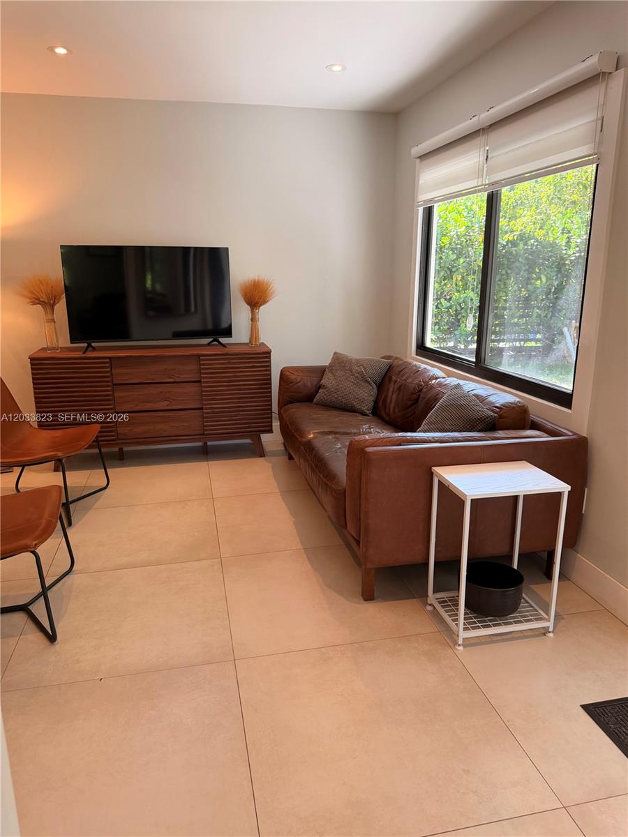 360 Northwest 40th Street Miami, FL 33127 - Photo 7 of 31