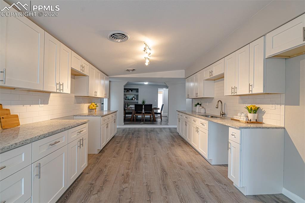 5620 Shoup Road Colorado Springs, CO 80908 - Photo 5 of 44