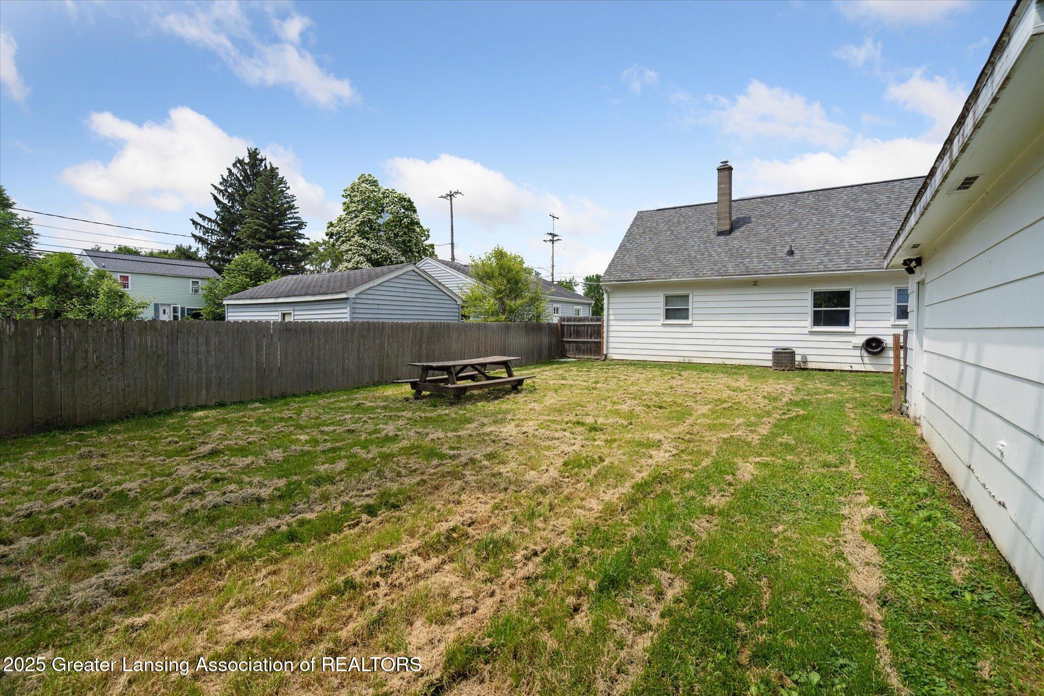3427 West Jolly Road Lansing, MI 48911 - Photo 39 of 41 Backyard