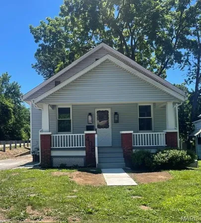 $215,000 | 408 South 15th Street, Belleville, IL 62220