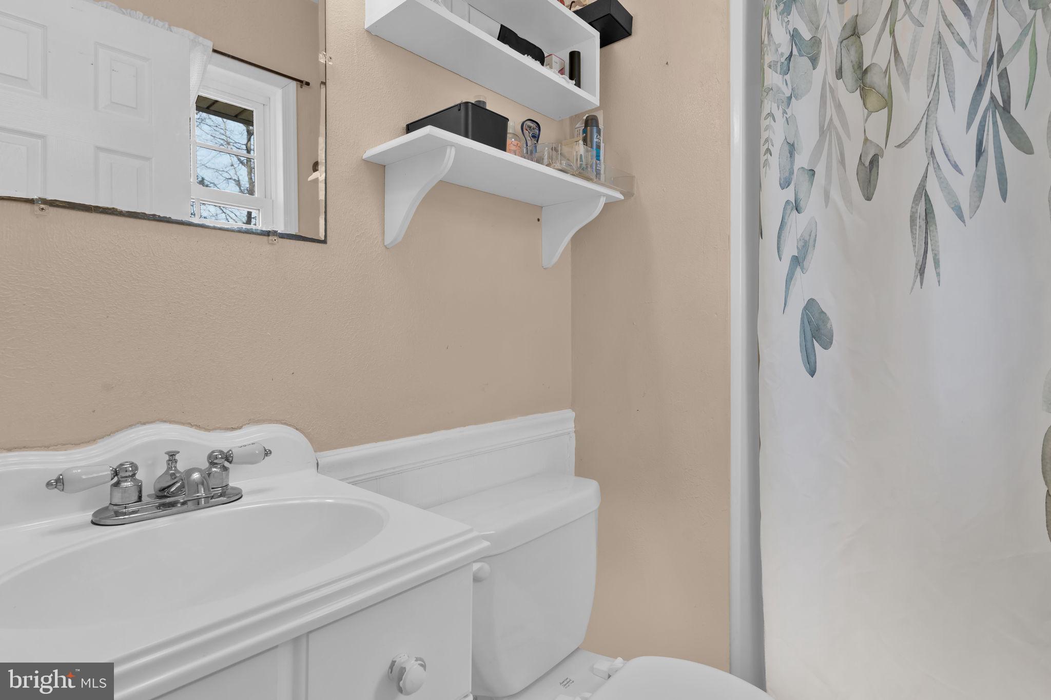 21996 Fox Ridge Road Lexington Park, MD 20653 - Photo 23 of 34 Full bath hallway