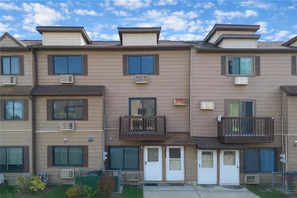 $609,000 | 22 Gardenia Lane, Unit 94 | Heartland Village