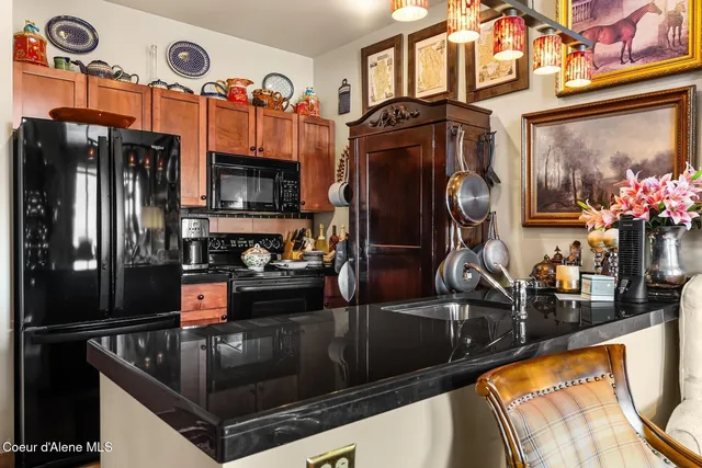 $900,000 | 124 Village Lane, Unit 108, Sandpoint, ID 83864