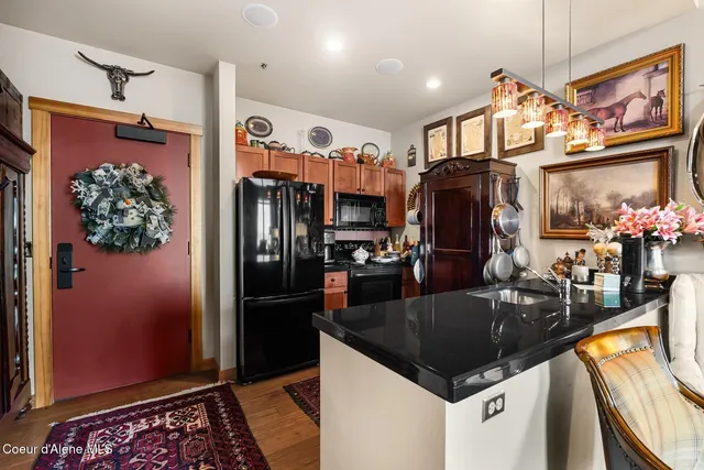 $900,000 | 124 Village Lane, Unit 108, Sandpoint, ID 83864