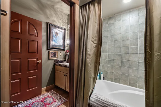 $900,000 | 124 Village Lane, Unit 108, Sandpoint, ID 83864