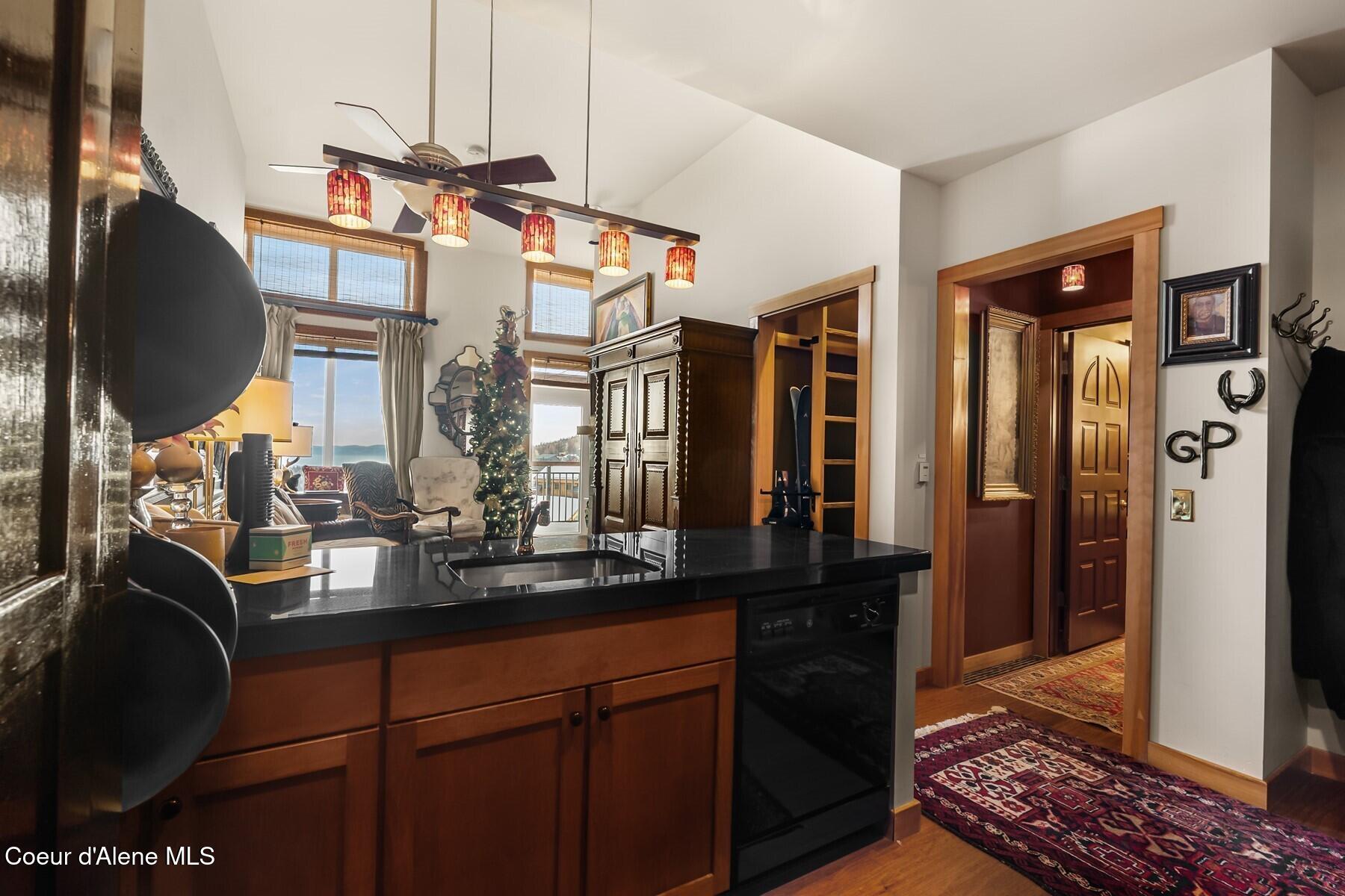 124 Village Lane, Unit 108 Sandpoint, ID 83864 - Photo 2 of 27 Kitchen