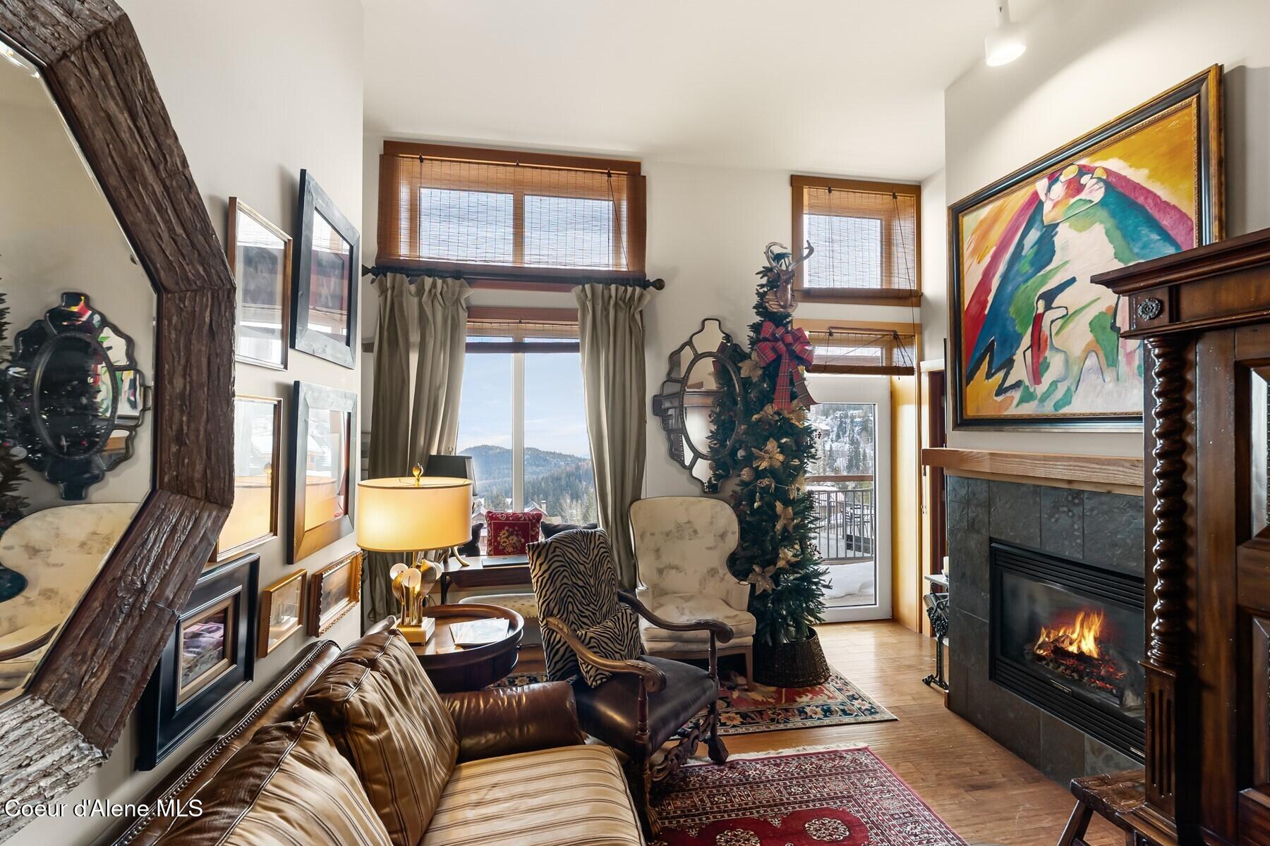 124 Village Lane, Unit 108 Sandpoint, ID 83864 - Photo 4 of 27 Living Room