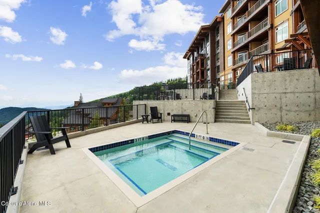 $900,000 | 124 Village Lane, Unit 108, Sandpoint, ID 83864