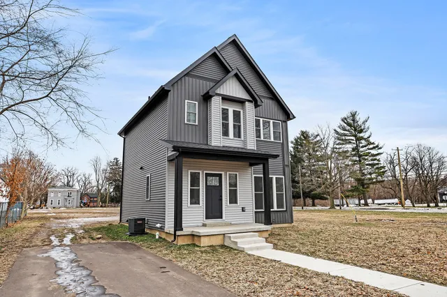 $298,500 | 102 North Mill Street, Dowagiac, MI 49047