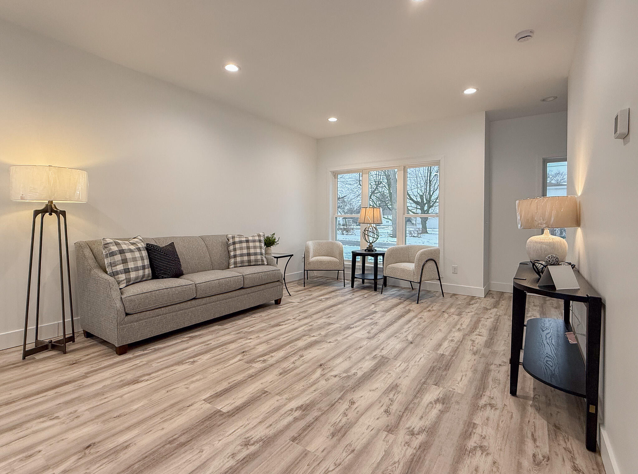 102 North Mill Street Dowagiac, MI 49047 - Photo 3 of 30 IMG_4291